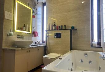 Guru Kripa House has Balcony rooms