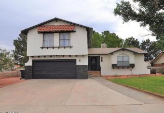 NICE HOME NEAR I10, 4 BEDROOM, 9PPL, WESTSIDE has Balcony rooms