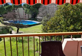 Bel appartement terrasse au 4  me et dernier   tage has Balcony rooms