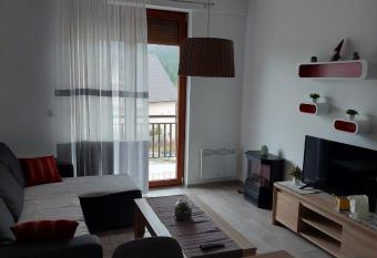 Apartman Tea has Balcony rooms