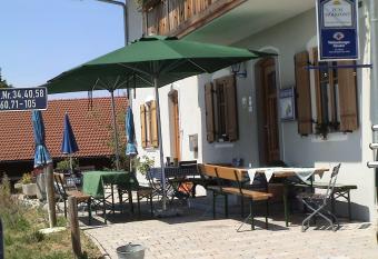 Zum Horizont allows 18 year olds to book a room