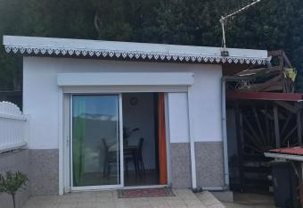 Chez - Dom allows 18 year olds to book a room