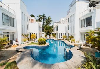 Jia 3 Candolim Goa-3bhk,nrBeach,Pool,Wifi,Bar table-Villa M by Moh Hospitality has Balcony rooms