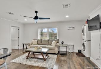 Lakefront Fully Loaded Apartment has Balcony rooms