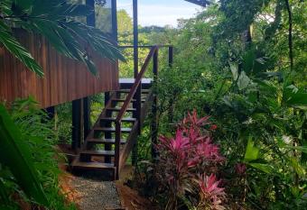 Finca la Bonita, Playa Carate allows 18 year olds to book a room