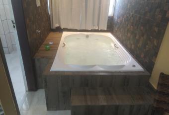 Hotel l Motel 1001 Noites - Recanto das Emas allows 18 year olds to book a room