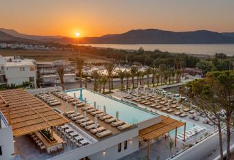 Georgioupolis Suites has Balcony rooms