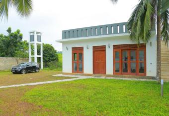 Lemas Unawatuna has Balcony rooms
