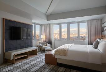 Viewline Resort Snowmass, Autograph Collection has Balcony rooms