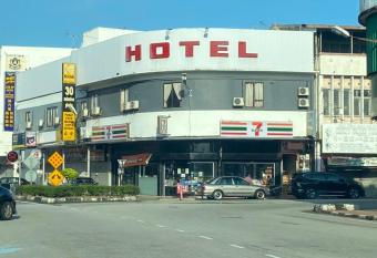 Lih Pin Hotel allows 18 year olds to book a room