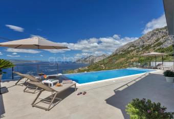 Luxury Villa Mare Visum has Balcony rooms