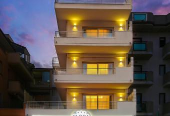 Hotel Flora has Balcony rooms