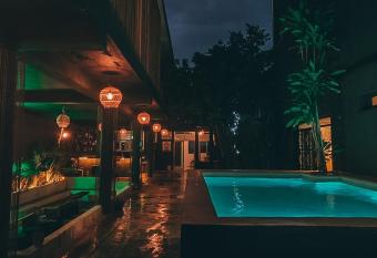 Shambalam Hostel allows 18 year olds to book a room