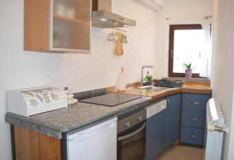 STUDIO CASA FERMEGLIA for two people has rooms with a private hot tub