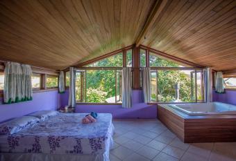 Caiowa Floripa guesthouse allows 18 year olds to book a room