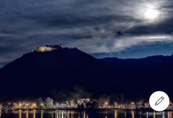 Nyugalom Vend  gh  z, Panorama House, free parking has Balcony rooms