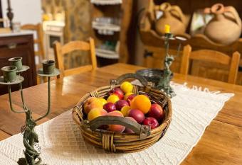 Monte Abaixo has Balcony rooms