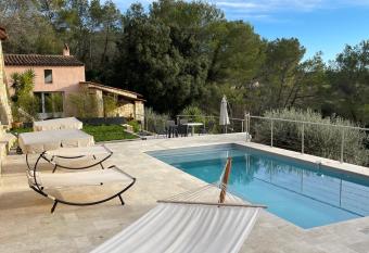 Villa Horizon - Piscine priv  e allows 18 year olds to book a room