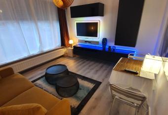 Cosy Corner Hof Van Tichelen allows 18 year olds to book a room