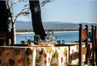 Fronte Mare Al Porticciolo has Balcony rooms
