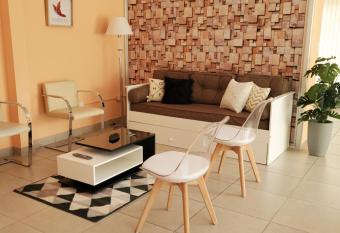 SELENIA I, Alquiler Temporal allows 18 year olds to book a room