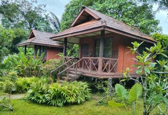 Khao Sok River & Jungle Resort has Balcony rooms