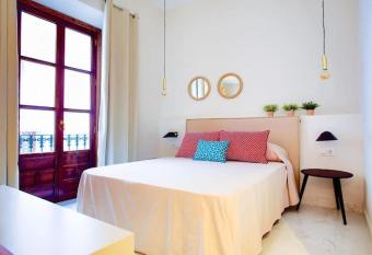 Alojamiento IB Juderia has Balcony rooms