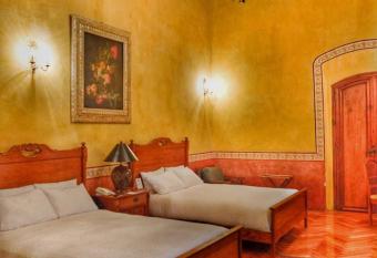 La Casa de la Marquesa allows 18 year olds to book a room