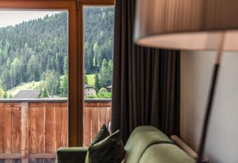 Ciasa Agreiter has Balcony rooms