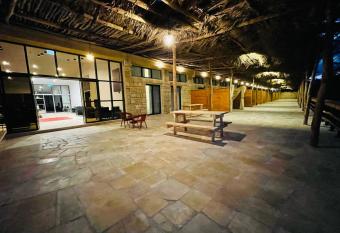 Selina Desert Garden Ramon has rooms with a private hot tub