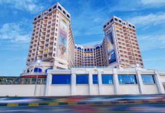 Tolip Hotel Alexandria allows 18 year olds to book a room