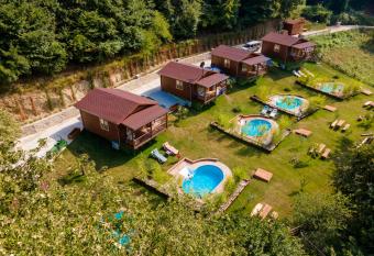 LAGUN POOL VILLAGE has Balcony rooms