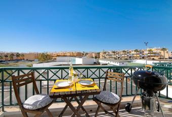 Valdi has Balcony rooms