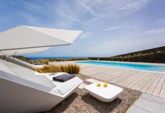 Elements Sifnos Boutique allows 18 year olds to book a room