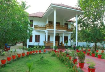Achayans Homestay Mararikulam has Balcony rooms