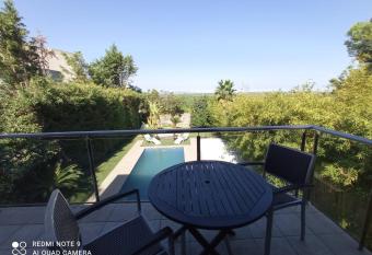 Villa Moderna has Balcony rooms