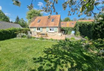 AUX PORTES DU CHATEAU Cottage intimiste et cosy    l abri des regards propice    la detente has Balcony rooms