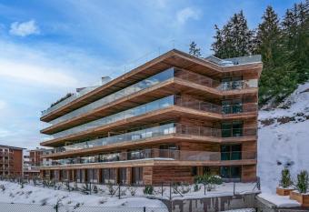 Sport Club Residences & Spa allows 18 year olds to book a room