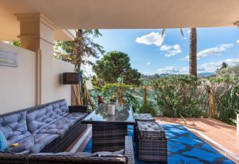 Jasmine Ban  s Suite has Balcony rooms