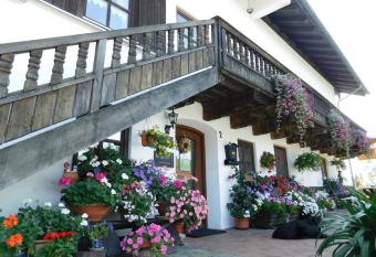 Der Blankhof  has Balcony rooms