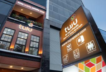 Tuju Arteri Pods allows 18 year olds to book a room