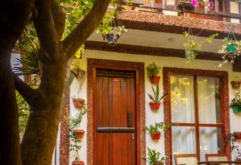 Gypsy Garden Guesthouse & Homestay has Balcony rooms