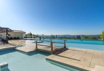 Superbe T3 RESORT & SPA,2 chambres ,PISCINE ,TERRASSE has Balcony rooms