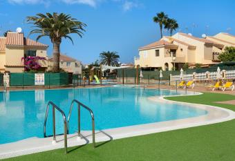 Sur de Tata has Balcony rooms