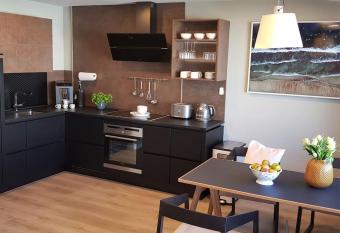 City-Appartment schick, Einzelgarage inkl has Balcony rooms