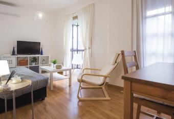 La casa de los Becquer has Balcony rooms