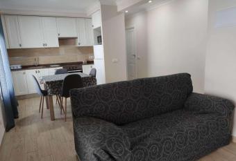 Apartamento Estels allows 18 year olds to book a room