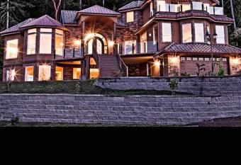 castle in the sky has Balcony rooms