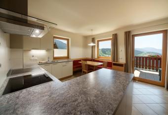 Schartnerhof Ferienwohnung Lavendel has Balcony rooms