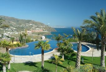 Apartment Fuentes has Balcony rooms